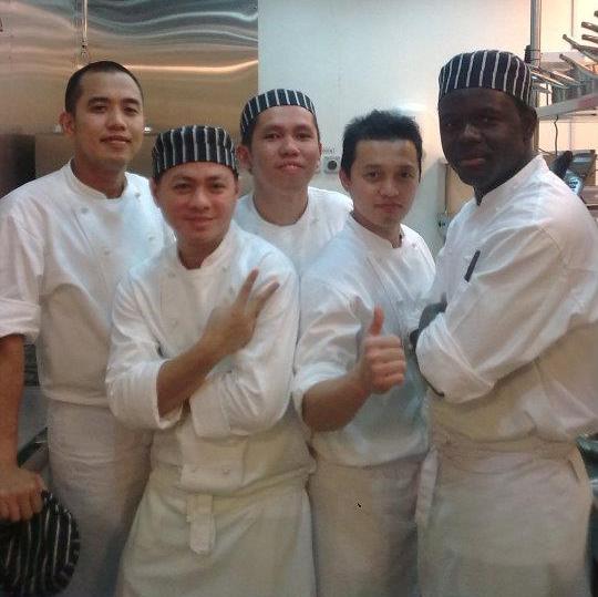 293167_2210363670445_1840975767_n